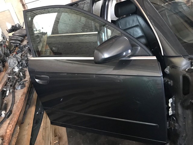 Drzwi przednie prawe Audi A4 B7 sedana (8EC) (2004 - 2008) cena, od 272,71 USD