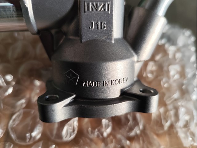 Obudowa termostatu 05047861AC Chrysler