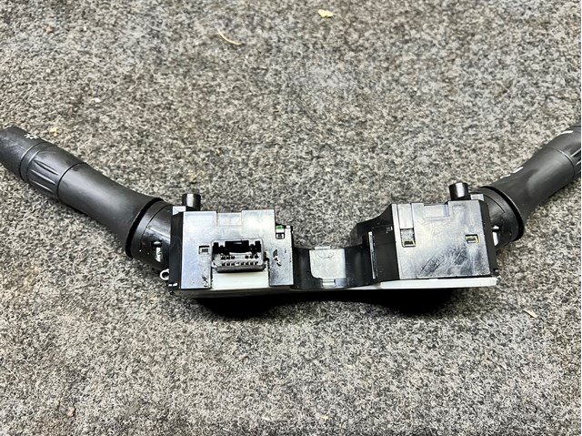 Przełącznik zespolony, w komplecie Nissan JUKE JPN hatchback (F15) (2010 - 2019) cena, od 83,30 USD