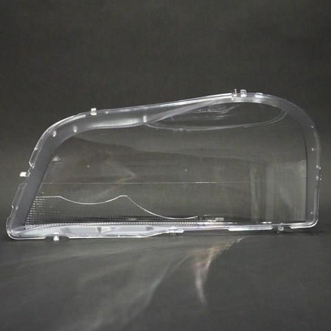31111846 Volvo Reflektor prawy