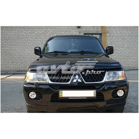  Deflektor na maskę Mitsubishi Pajero 