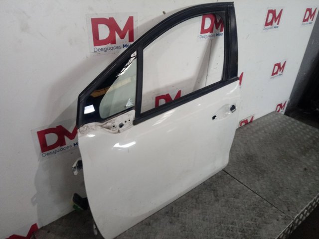  Drzwi przednie lewe Peugeot 208 1