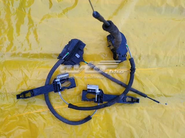 Do koszyka Zamek drzwi tylnych prawych Nissan Qashqai I J10