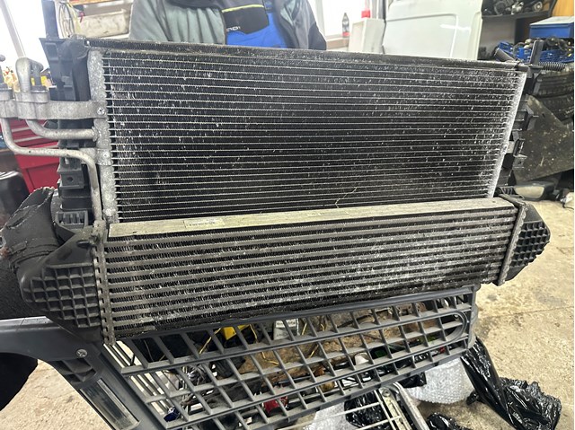 8V619L440AC Ford Chłodnica intercoolera