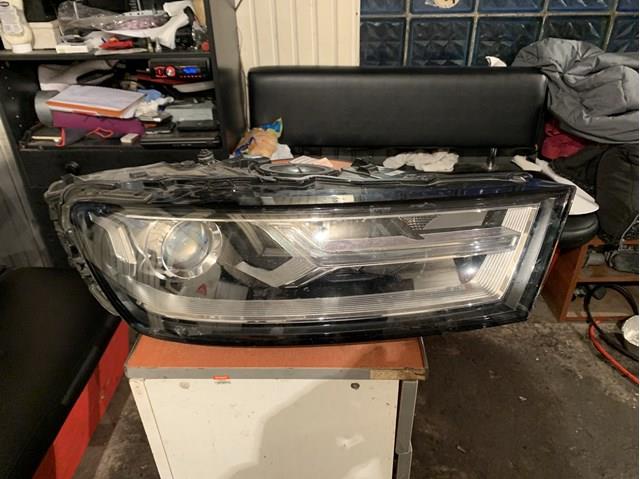 Reflektor prawy 4M0941006B VAG