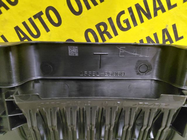 1668125060 Toyota Nakładka panelu przedniego (osłony chłodnicy) górna