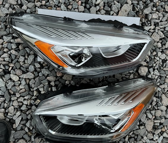 Reflektor lewy Ford GJ5Z13008H cena, od 249,06 USD