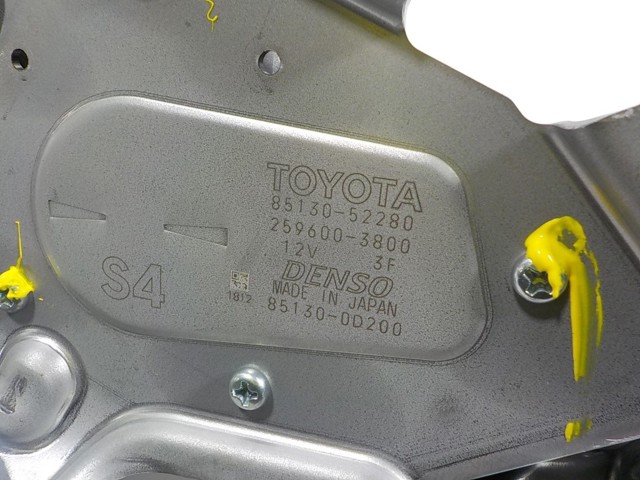 Silniczek wycieraczki tylnej szyby Toyota Yaris CROSS