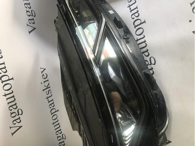 761941082A VAG Reflektor prawy