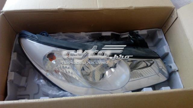 Reflektor prawy 921022H021 Hyundai/Kia
