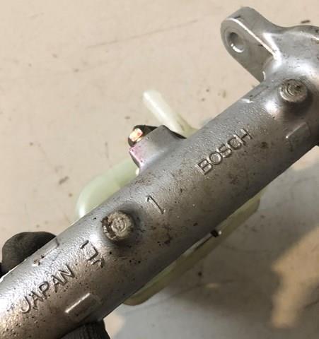  Główny cylinder hamulców Mitsubishi Lancer 9