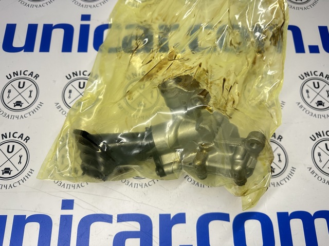 Pompa oleju VAG 06E115105BA cena, od 626,51 USD