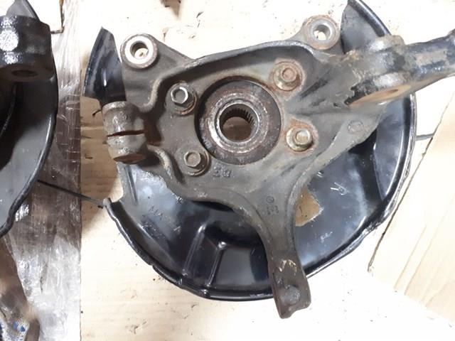 KB7W33021 Mazda Czop (zwrotnica) przedni prawy