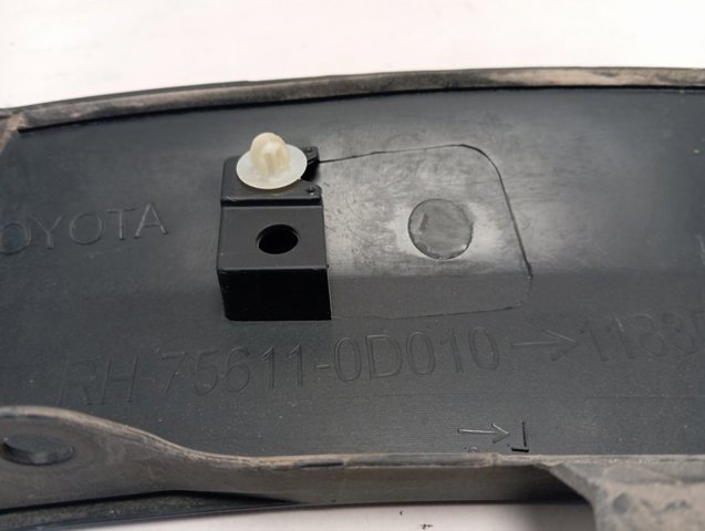 Poszerzenie (nakładka) reperaturki błotnika przedniego prawy Toyota 756010D010 cena, od 94,82 USD
