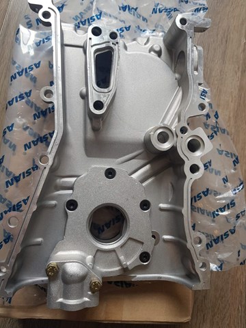 Do koszyka 1350053Y00 Nissan/Infiniti Pompa oleju