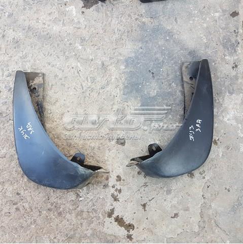 Chlapacze tylne, komplet Nissan JUKE JPN