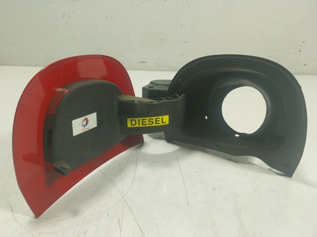 Do koszyka Klapka wlewu paliwa Citroen C4 Cactus 