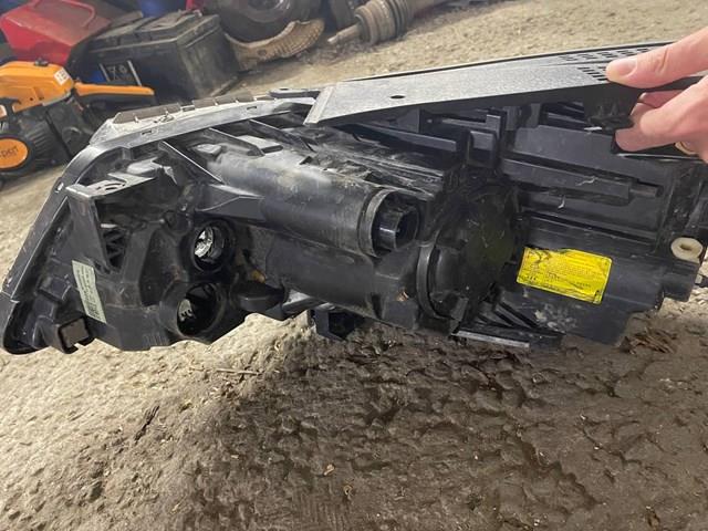 92102D4070 Hyundai/Kia Reflektor prawy