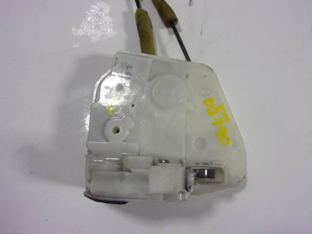 Zamek drzwi tylnych prawych do Mazda 3  BL