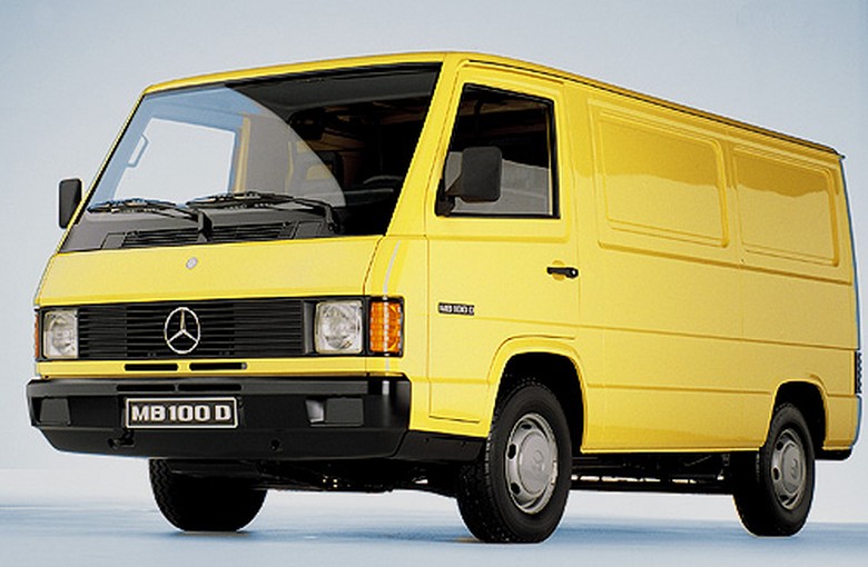 Mercedes 100 (1988 - 1996)